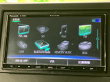CDやSD、USBなど、多様なメディアに対応。お気に入りの音楽を車内で楽しめます。長距離ドライブも快適になりますね。