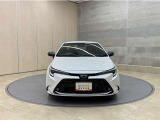 お車購入のポイントとなるフロントマスクです!シャープな目つきが印象的なデザインのヘッドランプです。