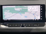 メ-カ-ナビが付いて、多彩な機能が使えます、お出かけの時も目的地をナビが案内してくれるので、安心してお出かけ出来ます♪♪