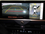 バックモニター付きで慣れない駐車場や車庫入れをサポートします。