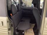 乗車人数や荷物の量、車内での過ごし方に合わせて、シートのレイアウトを変更できます。