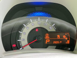 視認性の高いメーター類で、走行情報を的確に把握。運転に集中できる、シンプルで機能的なデザインです。