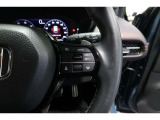 Hondaセンシングの機能のひとつ、アダプティブクルーズコントロール付!アクセルから足を離しても設定したスピードと前車との車間を保ち走行してくれます!車線維持もアシスト☆高速道路で疲労軽減ですね☆