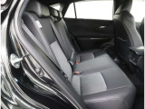 リアシートも厚く、長時間の移動もらくらくです!車種によってはラゲージスペースやトランクへのアクセスも可能!乗り心地・使い勝手共に充実です!!