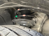 お車を安心してお乗りいただく為には、足回りの定期点検が欠かせません。サービスサポート(有償保証)では無料点検もご提供しており、安心のカーライフをお過ごしいただけるサポート体制が整っています。