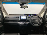 【前方視界】開放的な前方視界!運転がしやすく疲れにくいです♪窓が大きく、見通しがとっても良いおクルマですよ♪