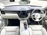 XC60B5インスクリプションが入庫しました!内装は白を基調とした北欧デザインが特徴的です♪安全機能はすべて標準装備となっております。快適なドライブになることでしょう。是非ご覧にお越しくださいませ♪