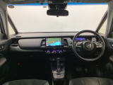 【前方視界】開放的な前方視界!運転がしやすく疲れにくいです♪窓が大きく、見通しがとっても良いおクルマですよ♪