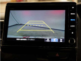 バックカメラ搭載です!車庫入れが苦手な人はもちろん、車両感覚に自信がある人にもお勧めです!見えない箇所が見えるようになるので、低い障害物や隠れてしまっている子供の存在等にも気付く事が出来ます。