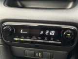 オートエアコンは温度を設定するだけで、自動で風量などを設定してくれます。運転しながら操作も必要ないので、安全性も向上します。