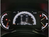 とっても見やすいメーターです。夜間時はラグジュアリーな気分にさせてくれる照明が魅力ですので、夜のドライブも楽しみになりますよ♪