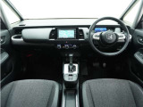 ◆インテリアパネル◆視界広々で非常に運転しやすくロングドライブでも疲れを感じさせないすっきりとまとまったインパネ周りです。