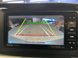 【バックカメラ】運転席から画面上で安全確認ができます。駐車が苦手な方にもオススメな便利機能です。