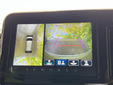 駐車時の安全性を高めるバックモニター。狭い場所でも、後方確認がしやすくなり、スムーズな駐車をサポートします。