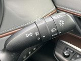 操作しやすい位置に配置されたウインカーレバーで、安全確認を怠らず、スムーズな車線変更をサポートします。