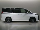 両側パワースライドドア付きだから、狭い駐車スペースなどでの 乗り降りラクラク!小さなお子さまのいるご家庭には嬉しい装備。