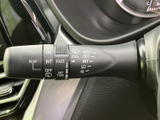 雨天時でもクリアな視界を確保できるワイパーレバーです。操作も簡単で、運転中の安全性を高めます。