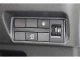 機能性溢れる運転席まわり。使いやすいスイッチ類の配置で運転中のストレスを軽減し楽しくドライブできますよ。