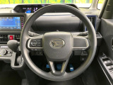 インテリアに合わせたデザインのステアリングは、運転される方のことも考え、運転しやすい形状、大きさです。是非一度、実際に触ってお確かめください。