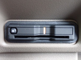 ■【ETC車載器】が装備されています。セットアップをしてお渡しとなり、ETCカードを差し込むだけで高速道路の利用が可能です。