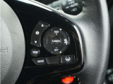 ◆アダプティブクルーズコントロール◆予め設定した車速内でクルマが自動的に加減速。前走車との適切な車間距離を維持しながら追従走行します。【LKAS】車線維持支援システムでステアリング操作を支援。