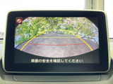 狭い道や駐車場でも、後方確認がしやすくなりました。ガイドライン表示で、安全な駐車をサポート。運転の苦手な方にもおすすめです。安心の運転体験を。