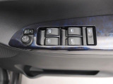 パワーウィンドゥ 運転席ドアスイッチ照明付です。電動格納ミラーも手元でワンモーションで可能です。