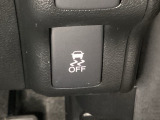 VSA装備車です。VSAはドライバーの操作と車の動きを見守っています。もし車の挙動が乱れたとき、4輪別々にブレーキをかけたり、エンジンパワーをしぼることによって車を安定させます。