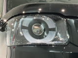 LEDヘッドライトは、点灯の瞬間から最大光量を発揮し、突然暗くなるトンネルなどでの安定感を高めます。