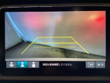 バックでの車庫入れも安心です! リアカメラが付いているバックモニター付のナビディスプレー装備しております。バンパーについているソナーや、操作線もついており距離感も画面から確認できます。