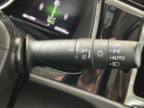 操作しやすい位置に配置されたウインカーレバー。確実な操作感で、安全な車線変更をサポートします。スムーズな操作で、快適な運転を。