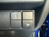 [ VSA (ABS+TCS+横すべり抑制) ]すべりやすい道や、障害物・割り込み車を避けるため急ハンドルを切った時に起こりがちなクルマの姿勢の乱れを抑制し、運転にゆとりをもたらします。