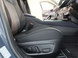 便利なパワーシートでラクラク♪ドライバーに合わせた最適なポジションで運転することが出来ます。