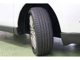 タイヤサイズ 225/55R19。