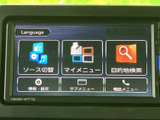 使いやすいインターフェースで、快適なドライブをサポート。様々な機能が搭載されており、運転をより一層楽しめます。情報満載で、どこへ行くにも安心です。