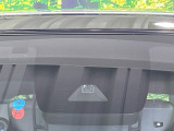 【トヨタセーフティセンス】走行中に前方の車両等を認識し、衝突しそうな時は警報とブレーキで衝突回避と被害軽減をアシスト。より安全にドライブをお楽しみいただけます。