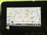 分かりやすい地図表示で、スムーズな目的地への到着をサポート。渋滞情報も確認でき、効率的なルート選択が可能です。
