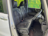 運転席シート廻りは使用感も少なく、良好な状態となっています。丁寧に使われていたことがよくわかりますね。