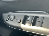 運転席窓操作部スイッチの画像です。