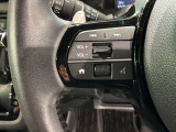 ステアリングにオーディオ操作スイッチが付いています。オーディオ画面に直接タッチしなくても操作が出来ますので、運転に集中できます。