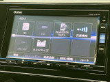 様々なソースに対応し、お好みの音楽を楽しめます。Bluetooth接続でスマホの音楽も簡単に再生可能です。
