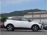 【認定中古車保証】全国のプジョー正規ディーラーにて保証・修理が受けられる1年間の長期保証(走行距離無制限)を付帯。納車前に車検相当の67項目を含む117項目の安心点検と主要な消耗品を点検交換。