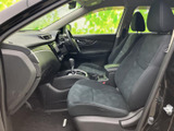 運転席周りはシンプルで使いやすく、機能性も抜群。集中して運転に取り組めます。
