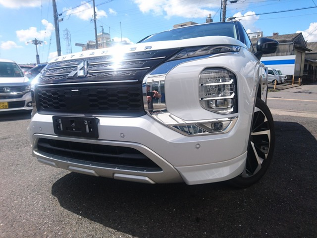 アウトランダー PHEV 2.4 P 4WD