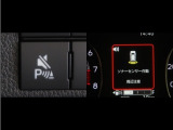 コーナーセンサーを装備。障害物までの距離に応じて警告音を変えてお知らせ。縦列駐車時や駐車場・車庫等での取り回しをサポートします。詳細は販売店スタッフまでお尋ね下さい。