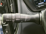 雨天時でもクリアな視界を確保し、安全な運転をサポート。操作も簡単で、すぐに使いこなせます。快適なドライブに貢献します。