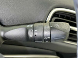 トンネルなど、周囲の明るさの変化でランプ類を自動オン・オフするコンライトです(消し忘れ防止機能付)
