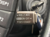 【クルーズコントロール】高速道路もラクラク走行。アクセルを離しても一定速度で走行ができ、長距離運転時の負担を軽減!加速・減速も簡単なスイッチ操作で調整できます。