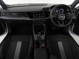 指定工場で車検までご対応可能。6ベイを完備したサービス工場を併設し、快適なAudiライフをサポートします。詳しくは0078-6002-900146中古車スタッフまで