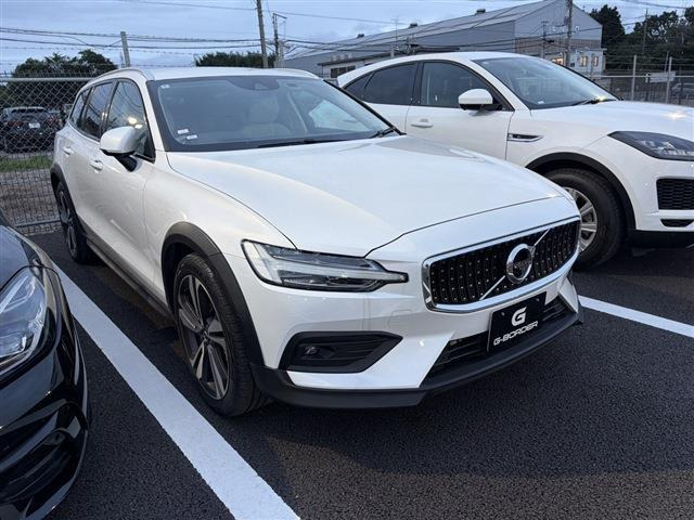 ボルボ V60クロスカントリー 